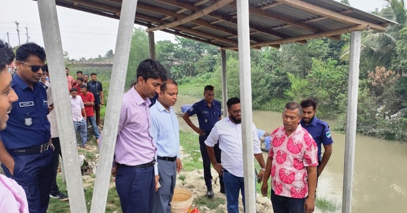 দেবহাটায় জেলি পুশ করা ৬০ কেজি চিংড়ি জব্দ, ব্যবসায়ীকে ৫০ হাজার টাকা জরিমানা