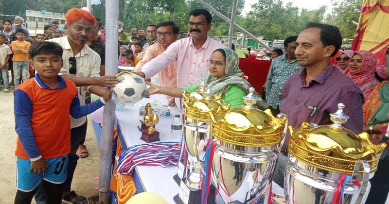 রাণীশংকৈলে প্রাথমিক গোল্ডকাপ ফুটবল টুর্নামেন্টের ফাইনাল খেলার সমাপণী