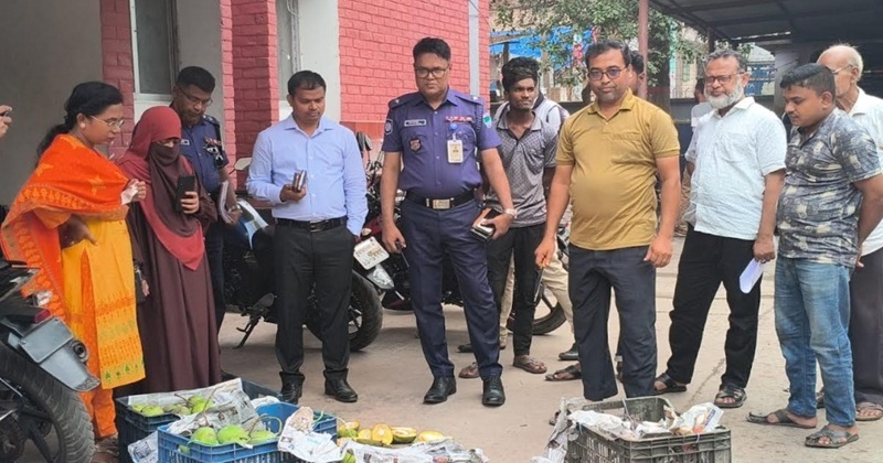সাতক্ষীরায় কেমিক্যাল মিশ্রিত ৯ হাজার কেজি আম জব্দ, ধ্বংস করল প্রশাসন