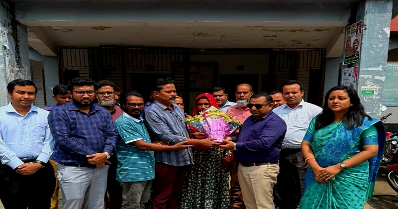 জেলা প্রশাসকের দপ্তর পরিদর্শন