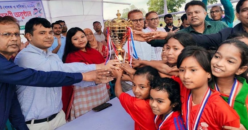 সৈয়দপুরে প্রাথমিক বিদ্যালয় গোল্ডকাপ ফুটবল টুর্নামেন্টের ফাইনাল খেলা অনুষ্ঠিত