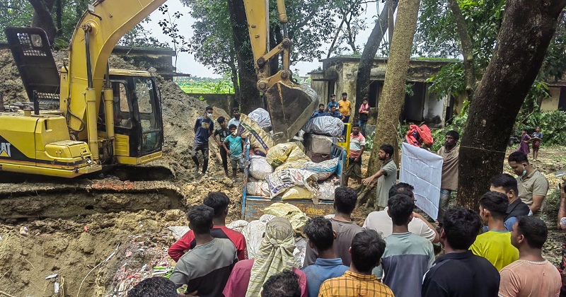 ভারতীয় পণ্য ধ্বংস করল কাস্টমস