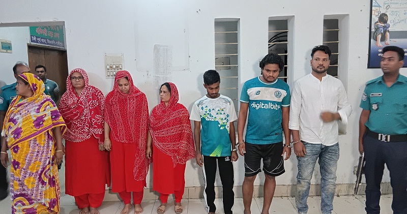 গ্রেফতার ৭