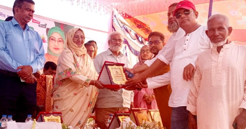 কিশোরগঞ্জে নারী এমপি বিলকিস ইসলামকে গণসংবর্ধনা