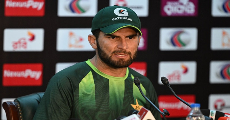 মিরপুর শেরেবাংলা স্টেডিয়ামে বুধবার সংবাদ সম্মেলনে পাকিস্তানি পেসার শাহিন শাহ আফ্রিদি