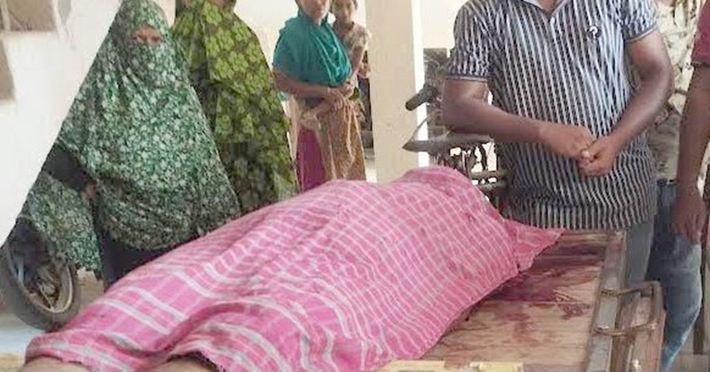 চিতলমারীতে জুস কেনাকে কেন্দ্র করে দোকানিকে গলাকেটে হত্যা