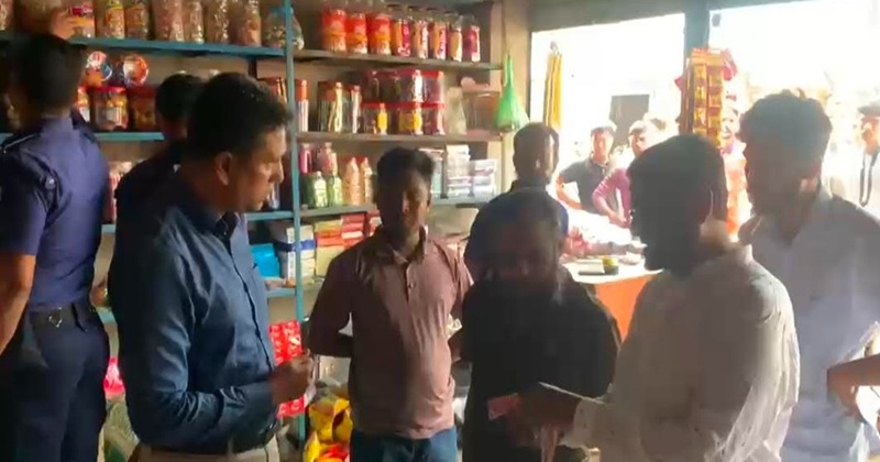 শার্শায় মেয়াদোত্তীর্ণ ও অনুমোদনহীন শিশুখাদ্য বিক্রি, ব্যবসায়ীকে লাখ টাকা জরিমানা