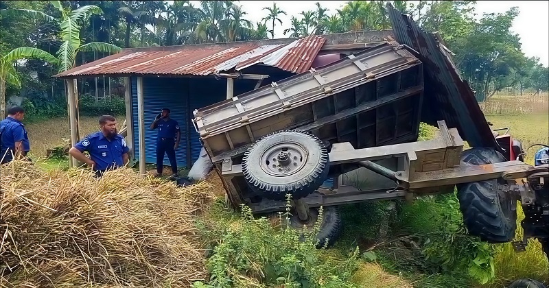 বাসের ধাক্কায় মাহিন্দ্র ট্রাক্টর