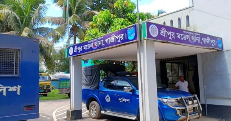 শ্রীপুরে বাকীতে পণ্য না পেয়ে দোকানে ভাংচুর, গুলি, আহত ৫