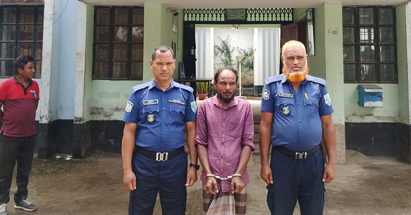 মাদক কারবারি আটক