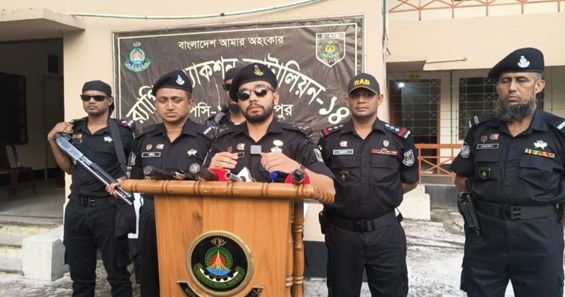 জামালপুরে ট্রেনের টিকিট কালোবাজারি চক্রের দুই সদস্য গ্রেপ্তার, ৯৬৩টি সিমকার্ড জব্দ