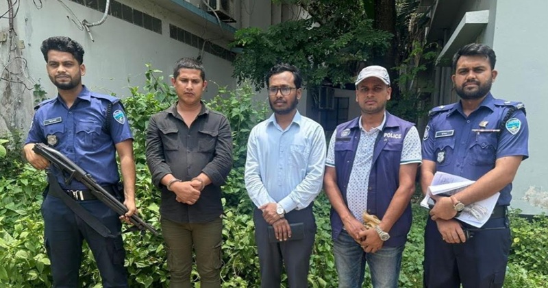 বাঁশখালীতে ভ্রাম্যমাণ আদালতে দণ্ডপ্রাপ্ত মাদক সম্রাট হেফাজ