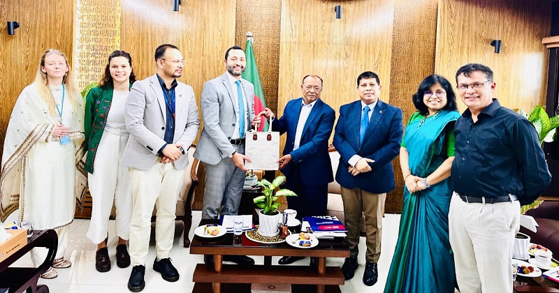 পরিবেশ মন্ত্রী আবদুল আউয়াল মিন্টুর সঙ্গে কান্ট্রি ডিরেক্টর মি. ম্যাক্স টুনোনের সৌজন্য সাক্ষাৎ