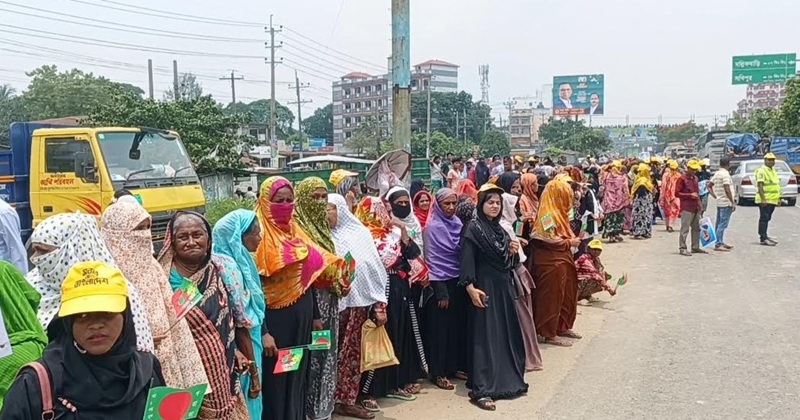ভালুকায় প্রধানমন্ত্রীকে শুভেচ্ছা জানাতে বিএনপি নেতাকর্মীর ঢল