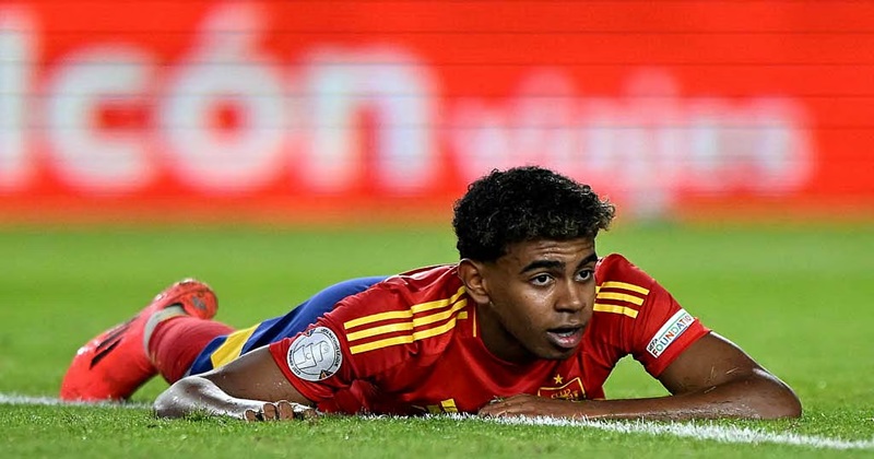 স্পেনের জার্সিতে লামিনে ইয়ামাল।