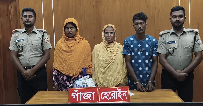 একই পরিবারের তিনজন আটক