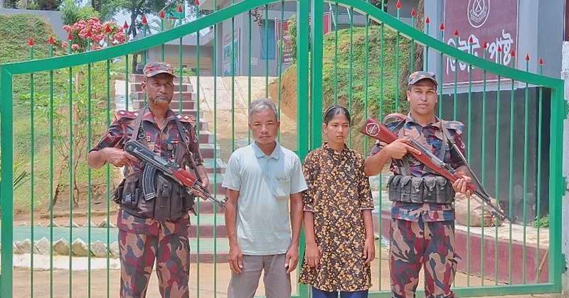দুর্গাপুরে সীমান্ত দিয়ে ভারতে পাচারের চেষ্টা, বিজিবির হাতে আটক পাচারকারীসহ এক কিশোরী