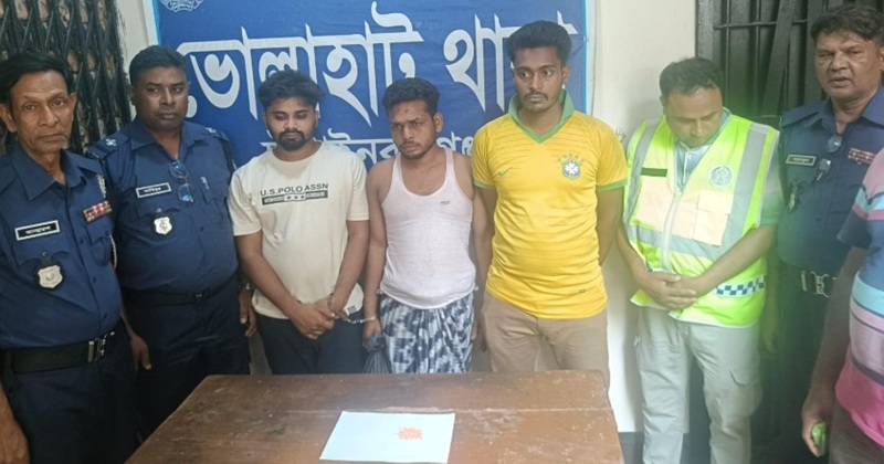 ভোলাহাটে পুলিশের বিশেষ অভিযানে ইয়াবাসহ আটক-৪