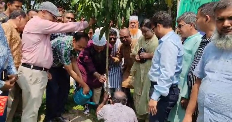গোবিন্দগঞ্জে বৃক্ষ রোপণ কর্মসূচির উদ্বোধন