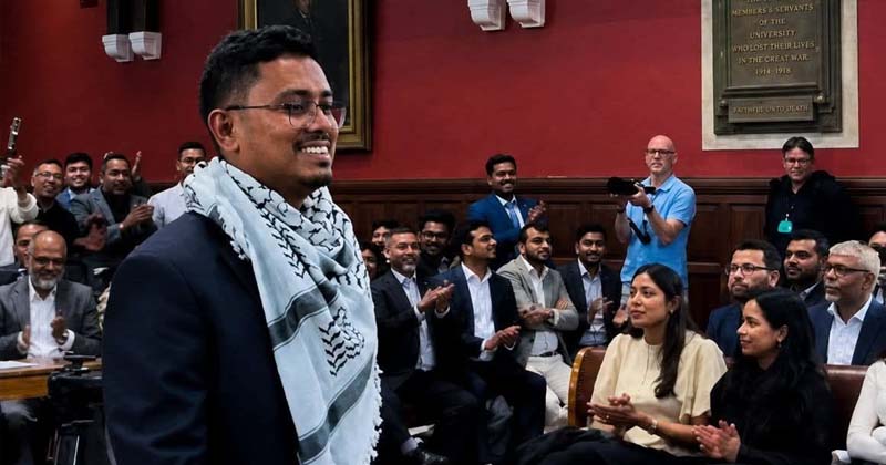 অক্সফোর্ডে ভিপি সাদিক কায়েম, ভুলে যাননি ফিলিস্তিনকে, পরিধান করছেন কেফিয়া।