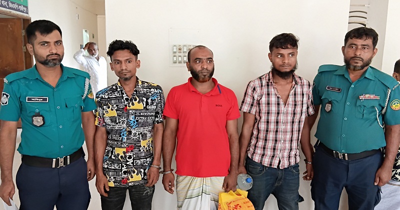 ৩ জন গ্রেফতার