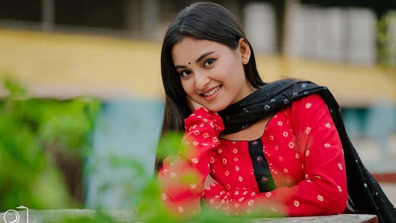 তটিনী