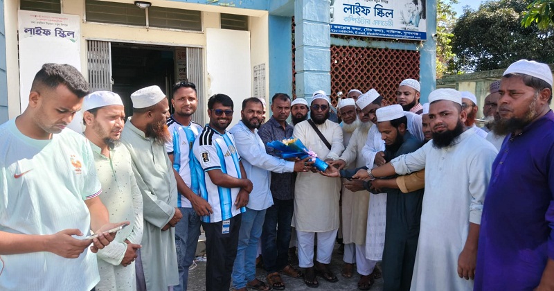 সংবর্ধনা প্রদান