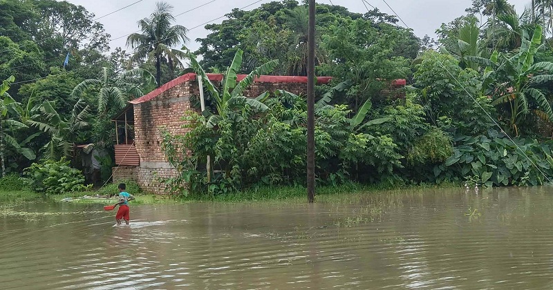 ডুমুরিয়ায় ভারী বর্ষণ