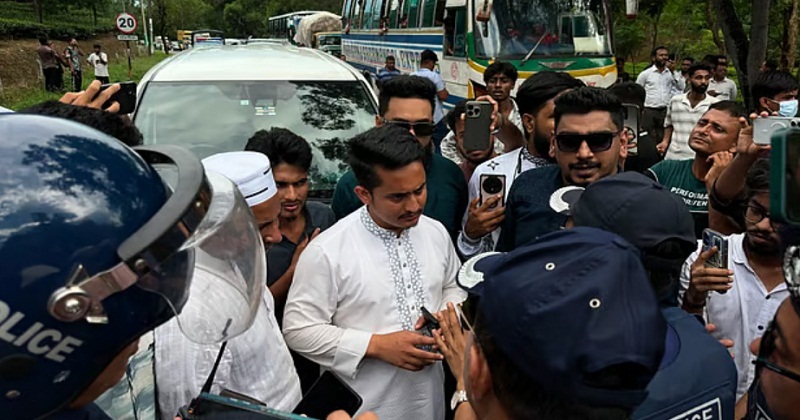 পুলিশের বাঁধার মুখে এনসিপির নেতারা