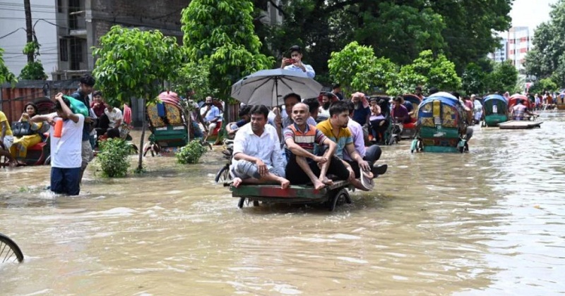 ভারী বৃষ্টির পাশাপাশি বজ্রসহ বৃষ্টির সম্ভাবনা