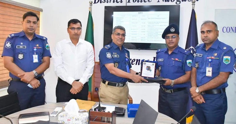 মান্দা থানার ওসি মোঃ খোরশেদ আলম