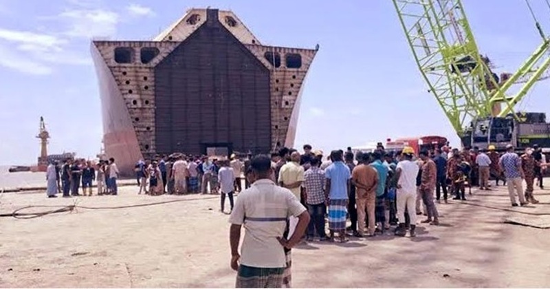 সীতাকুণ্ডে শিপইয়ার্ডে বিষাক্ত গ্যাসে ৮ শ্রমিকের মৃত্যু