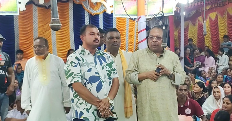 বোয়ালমারীতে ধর্মীয় ভাবগাম্ভীর্য ও উৎসবমুখর পরিবেশে শুরু হয়েছে ৩২ প্রহরব্যাপী শ্রীশ্রী তারকব্রহ্ম মহানাম যজ্ঞানুষ্ঠান।