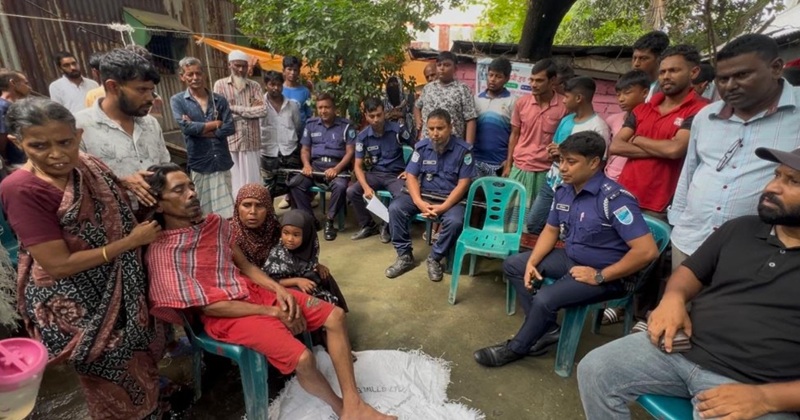 ধামরাইয়ে রাইস মিলের মোটরের যন্ত্রাংশ চুরির অভিযোগে শঙ্কর মণ্ডল নামে এক যুবককে বাড়ি থেকে ডেকে নিয়ে পিটুনির সাত দিন পর তার মৃত্যু হয়েছে