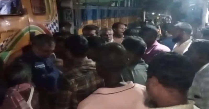 পীরগাছায় বিবাহ বার্ষিকীর দিনে মোটরসাইকেলে বাবার বাড়ি যাওয়ার পথে ট্রাকচাপায় লিজা আক্তার নামে এক গৃহবধূর মৃত্যু