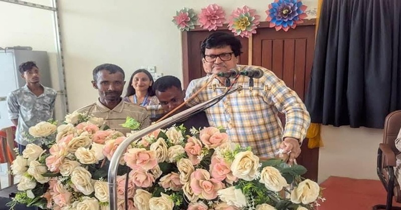 দিনমজুর বাবার মেধাবী ছেলের পাশে এমপি বাবুল