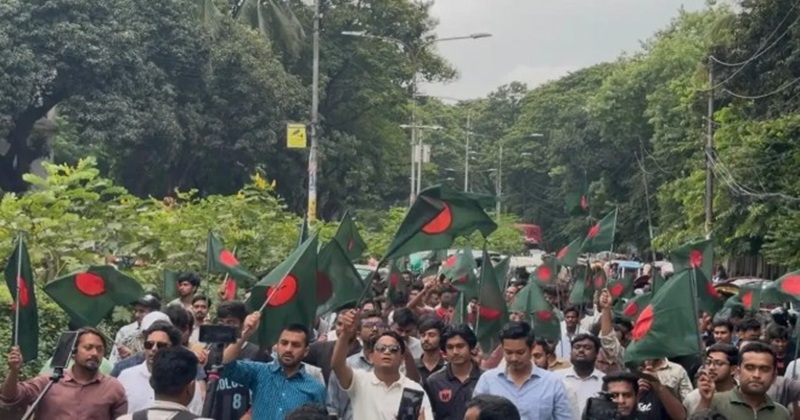 অস্ট্রেলিয়ার বিপক্ষে বাংলাদেশ ক্রিকেট দলের ঐতিহাসিক টেস্ট জয় উদযাপন করেছে বাংলাদেশ জাতীয়তাবাদী ছাত্রদল।