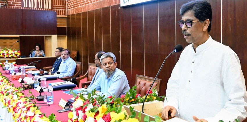 মৎস্য ও প্রাণিসম্পদ এবং কৃষিমন্ত্রী মোহাম্মদ আমিন উর রশিদ বক্তব্য রাখছেন