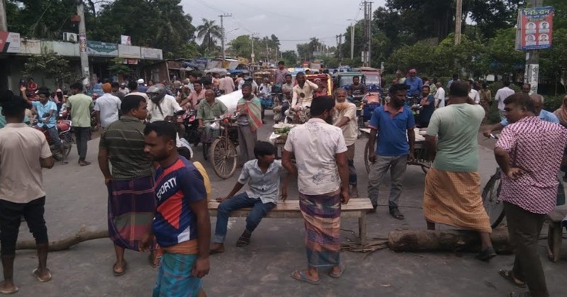 স্কুলে যাওয়ার পথে বাসচাপায় প্রাণ গেল ৯ বছরের শিপার, সড়ক অবরোধ