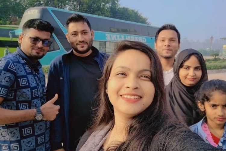 ফোর সিজন'স হোটেলে যাত্রাবিরতিতে বাংলাদেশ বুলেটিন পরিবারের একাংশ