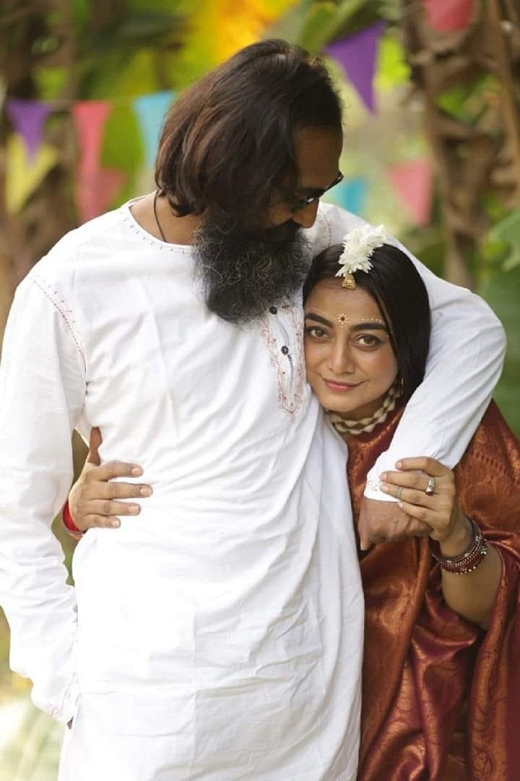 ঘরোয়া আয়োজনে বিয়ে করেন অর্ষা