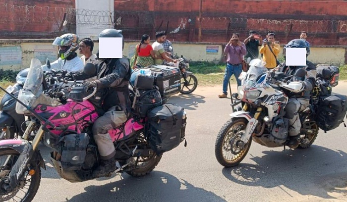 মূলত ঐ স্প্যানিশ তরুণী ছিলেন 'মটো ভ্লগার'