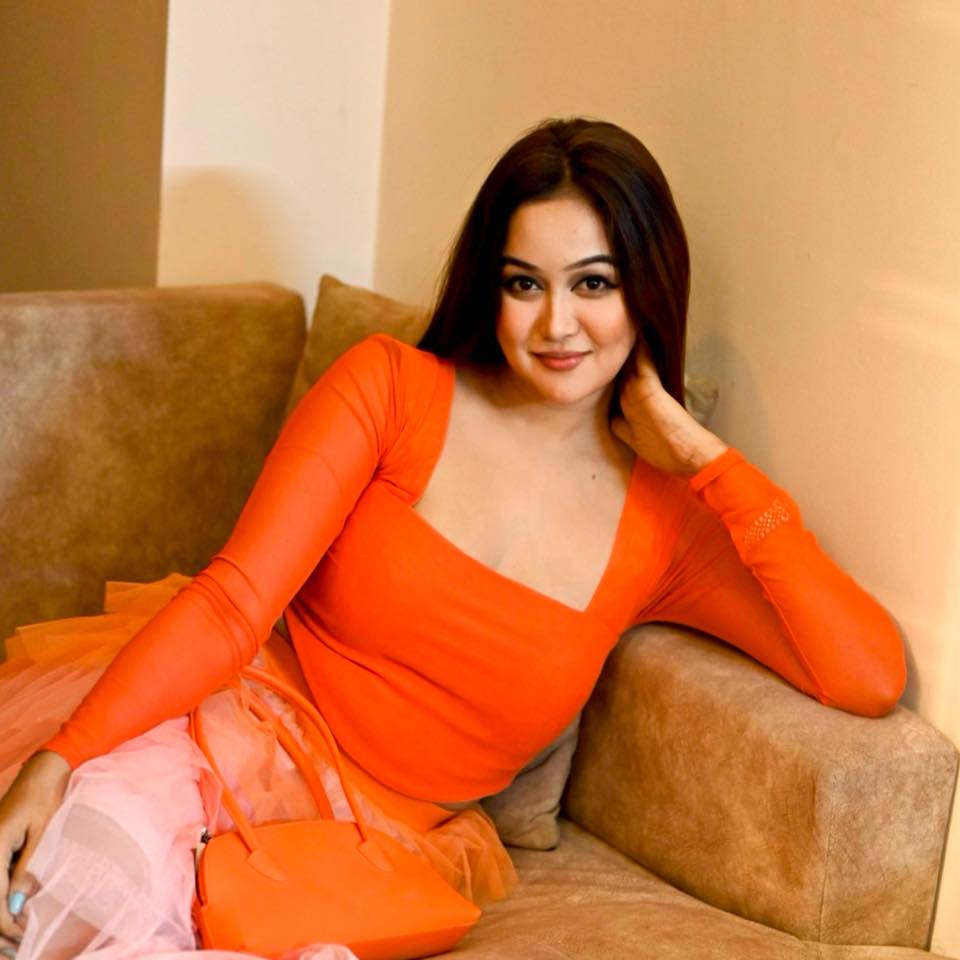 চমকের গায়ে হলুদের ছবি