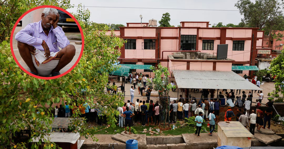 ভারতের উত্তর প্রদেশ রাজ্যের হাতরাস জেলায় গতকাল একটি হাসপাতালের বাইরে লোকজন জড়ো হচ্ছে যেখানে পদদলনের শিকার ব্যক্তিদের স্থানান্তরিত করা হয়েছে। ছবি:রয়টার্স