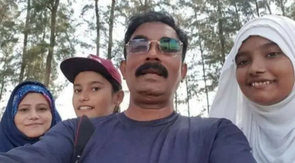 পরিবারের সঙ্গে কাউন্সিলর একরামুল হক
