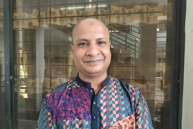 আলোচিত মোকাররম হোসেন