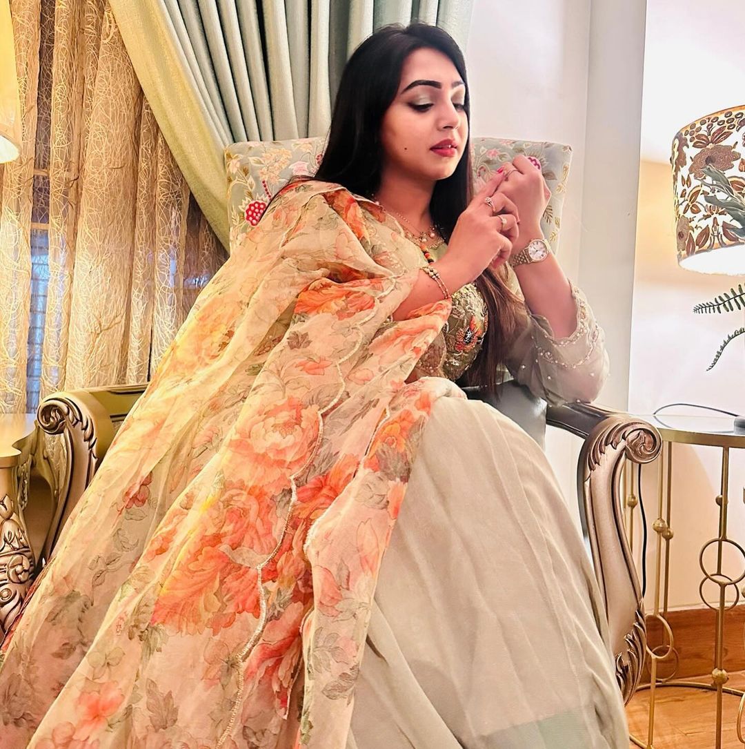 অভিনেত্রী সাদিয়া জাহান প্রভা