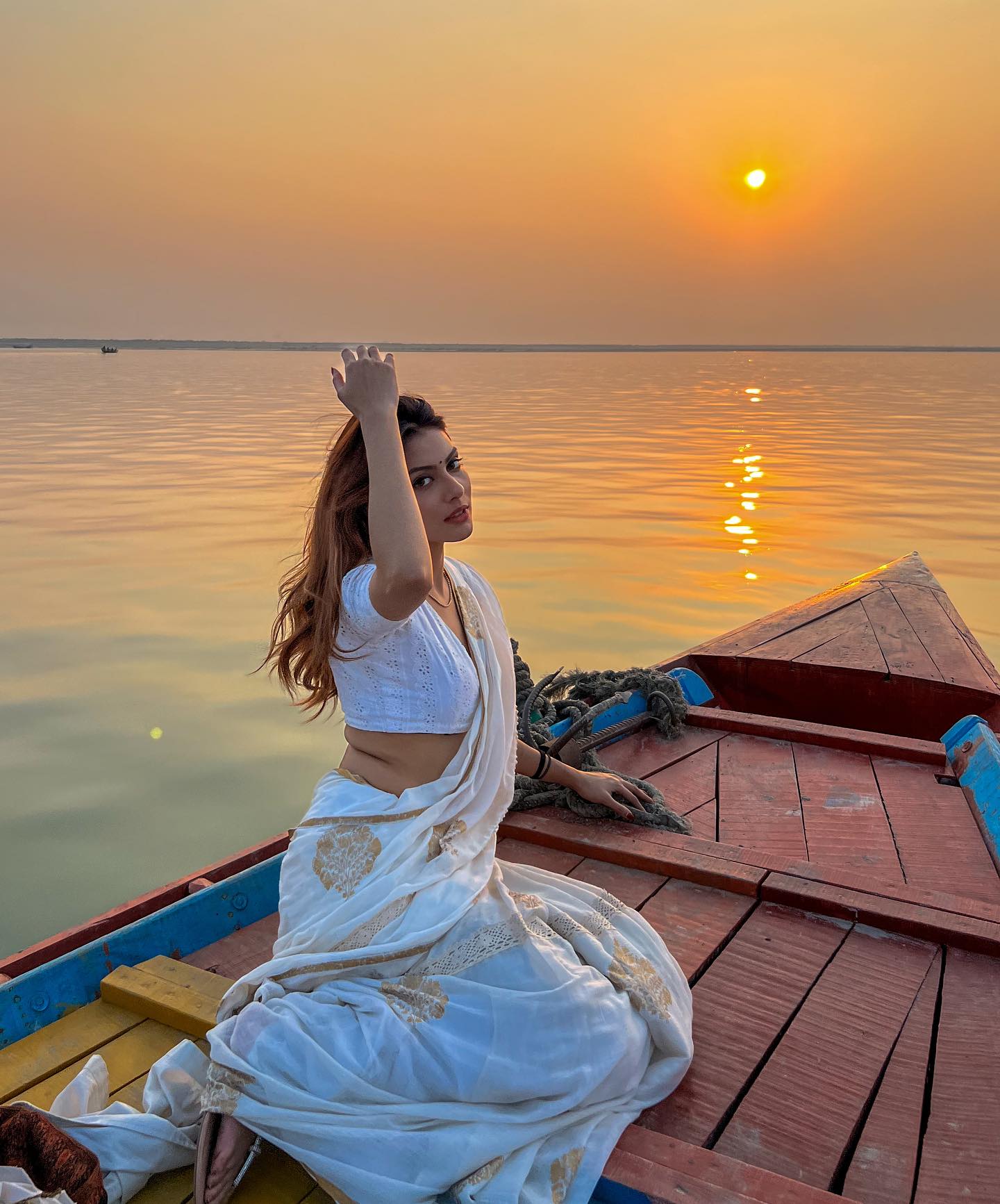 মডেল ও অভিনেত্রী জেসিয়া ইসলাম