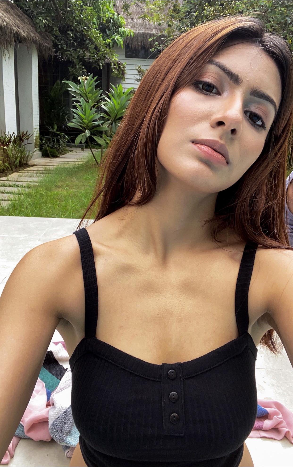 মডেল ও অভিনেত্রী জেসিয়া ইসলাম