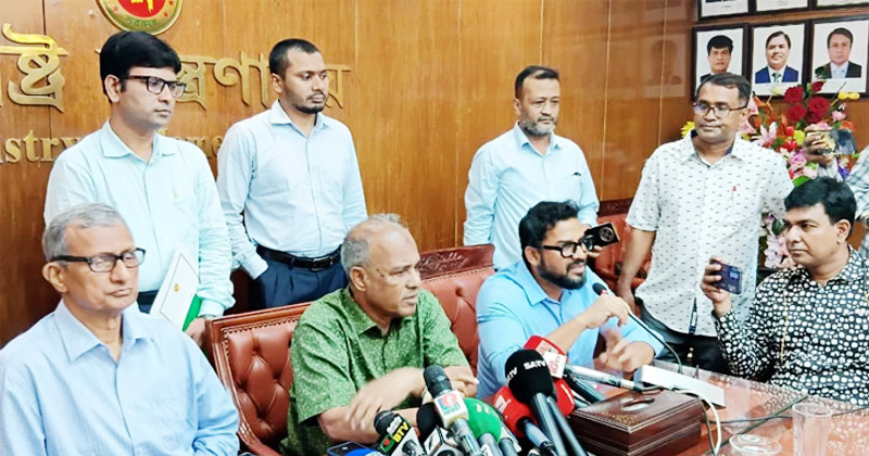 স্বরাষ্ট্র উপদেষ্টা মো. জাহাঙ্গীর আলম চৌধুরী।